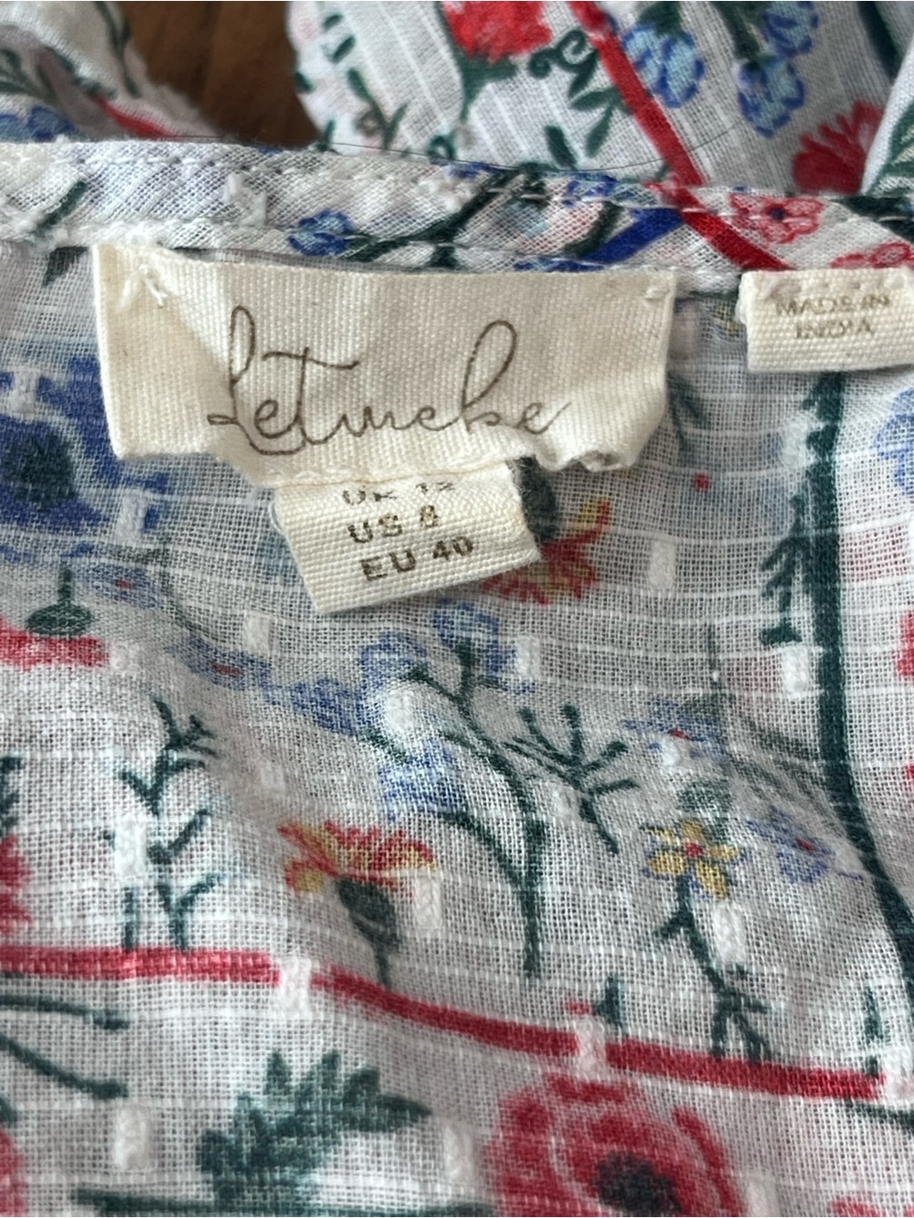 Anthropologie Let Me Be Patchwork Floral Flutter Sleeve Top Size 8 - Picture 8 of 9